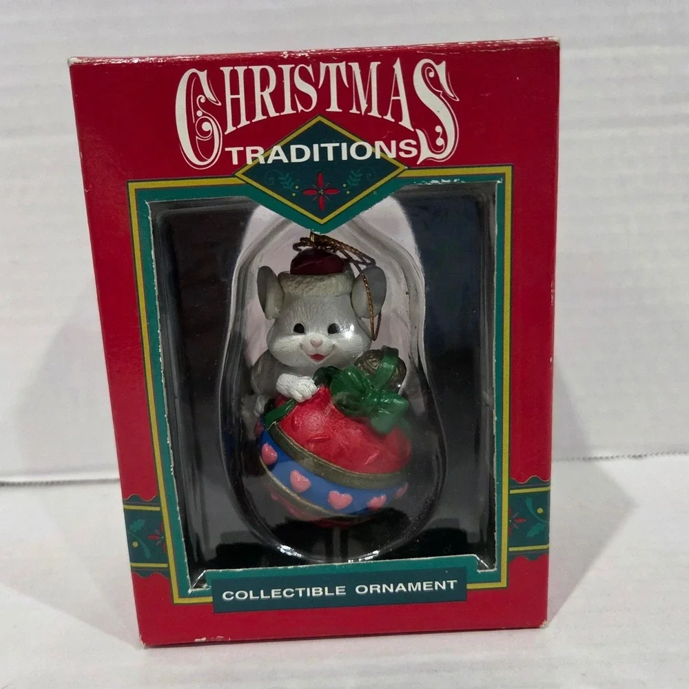 Lustre Fame Christmas Ornament White Mouse on Heart Ball 9110976 Vintage Red Box